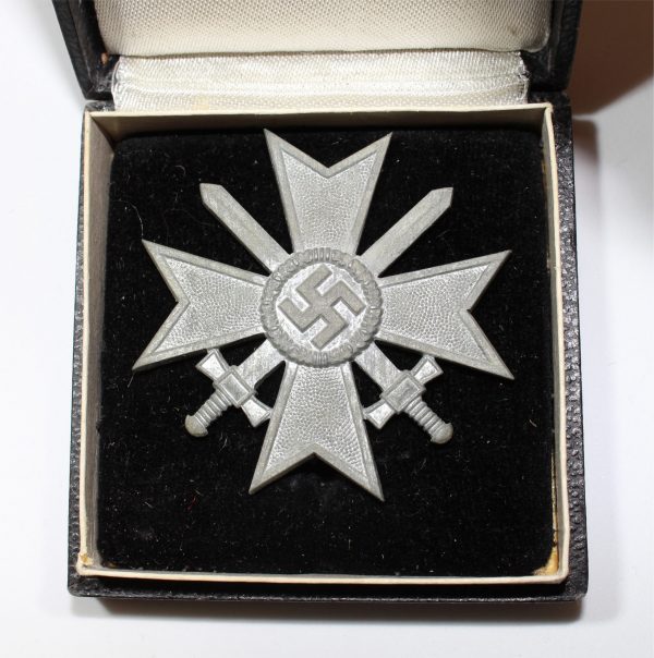 Medalla Cruz al Merito Militar con Espadas