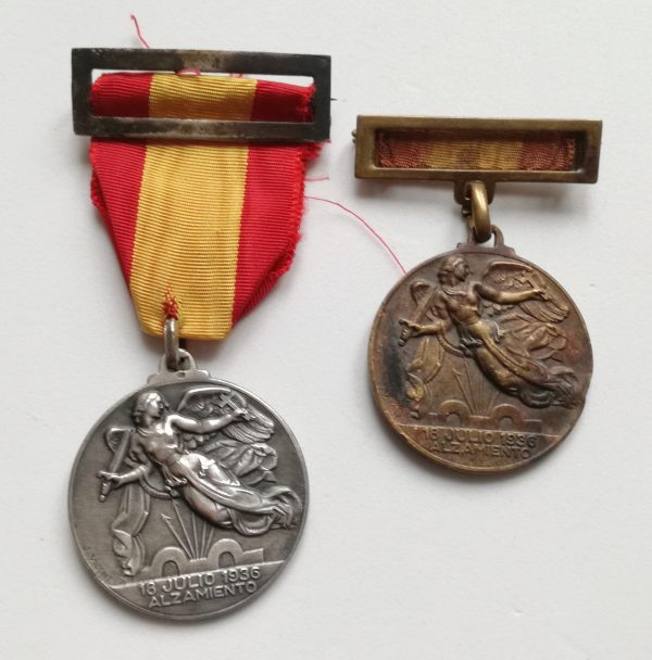 Medallas Alzamiento y Victoria