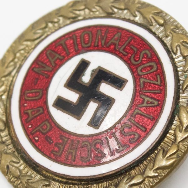 Goldene Parteiabzeichen: el Führer honró a los militantes fundacionales del NSDAP