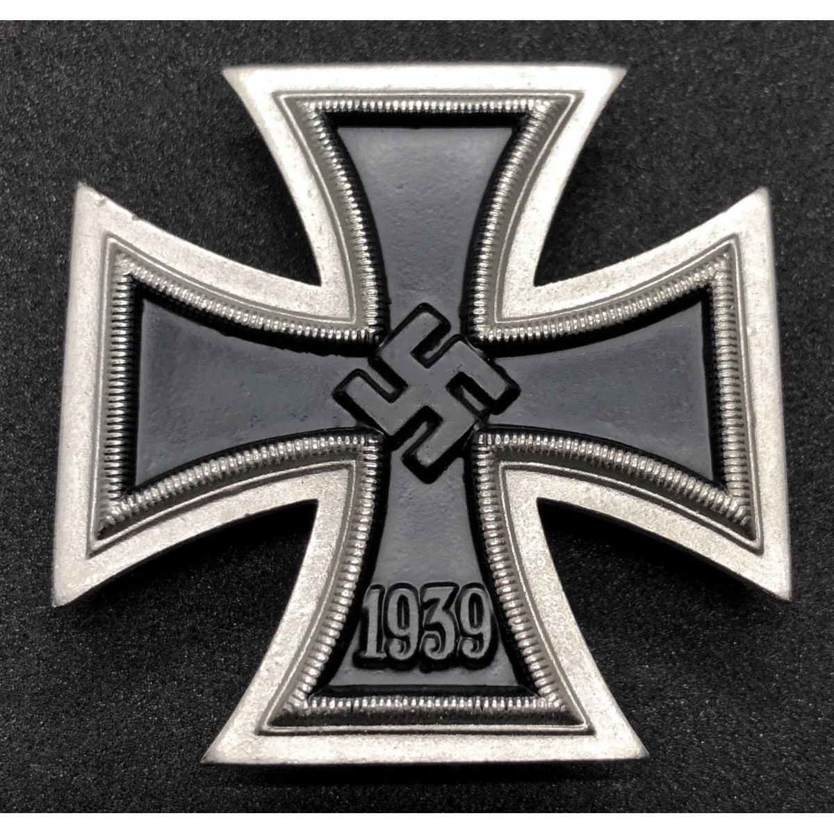 La Cruz de Hierro, un símbolo alemán. - Acorazado Bismarck