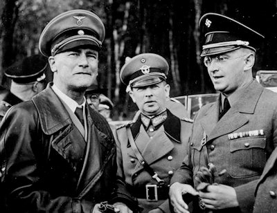 Descubre más sobre  la medalla por Leal Servicio al Estado alemán nazi