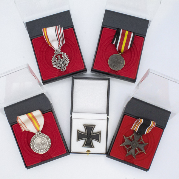 Llévate la colección de medallas militares españolas a un precio especial