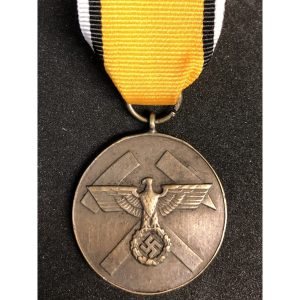 Medalla otorgada a quienes contribuyeron a la construcción de trincheras en tiempos de guerra.