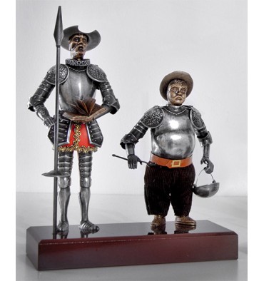 Quijote y Sancho en peana