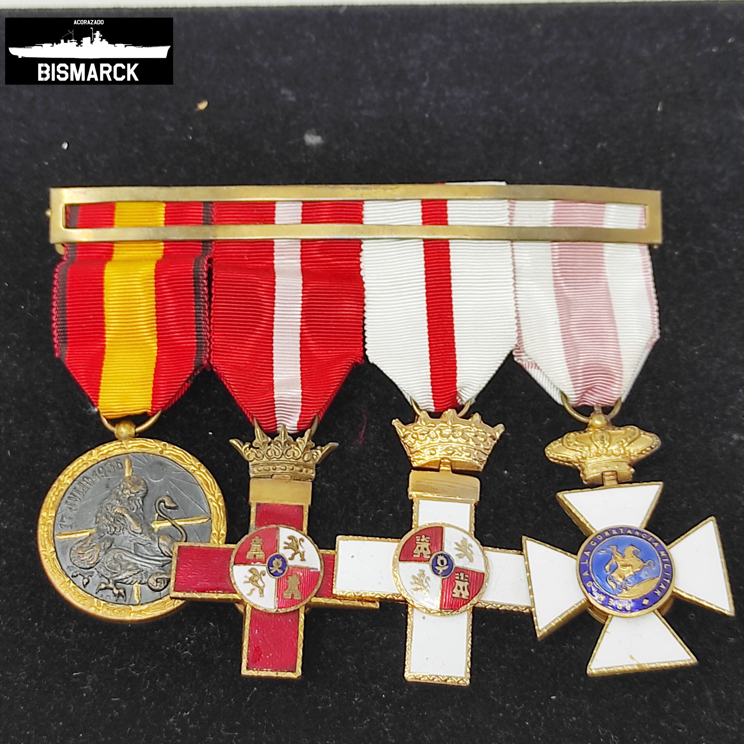 Pasador con 3 medallas Militares
